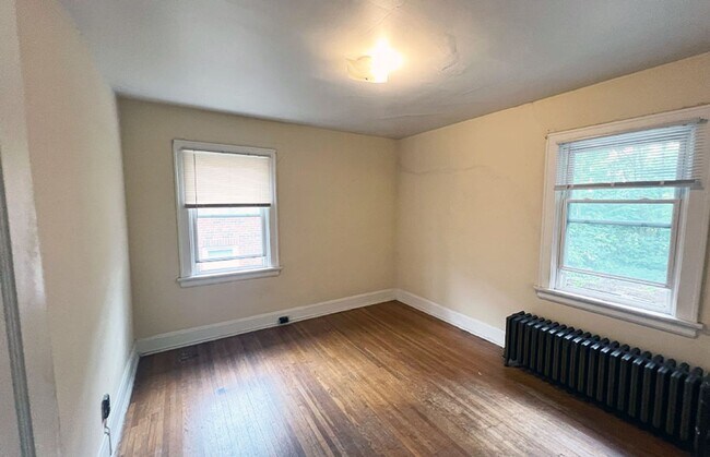 Building Photo - 319 Terrace Ave