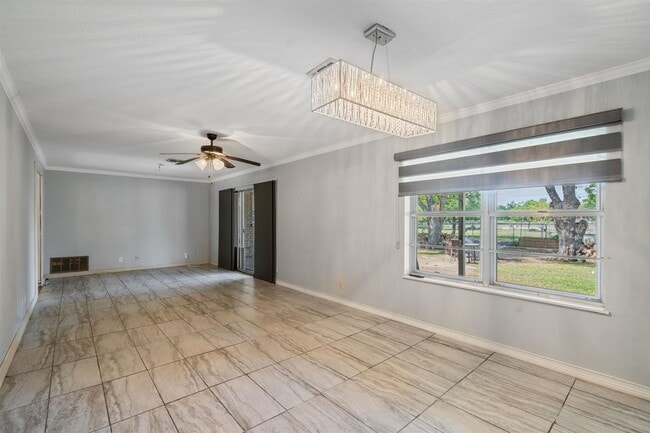 Building Photo - 105 Delmar Ln
