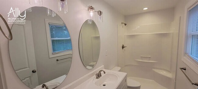 Building Photo - 290 Windfield Cir
