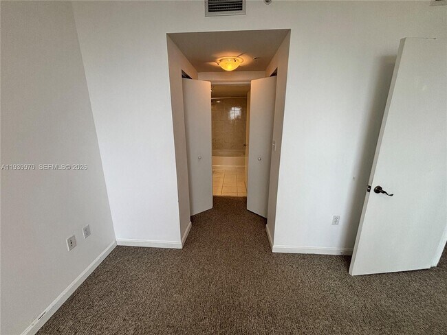 Building Photo - 2775 NE 187th St