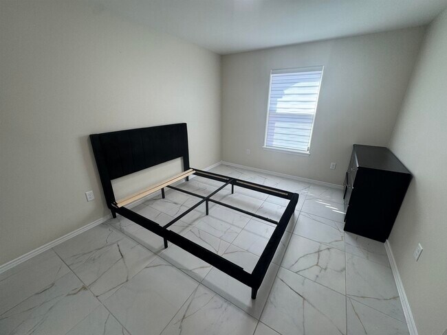 Building Photo - 5821 Colegio Ln
