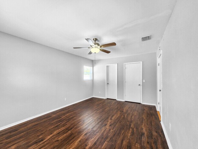 Building Photo - 5773 56th Terrace N