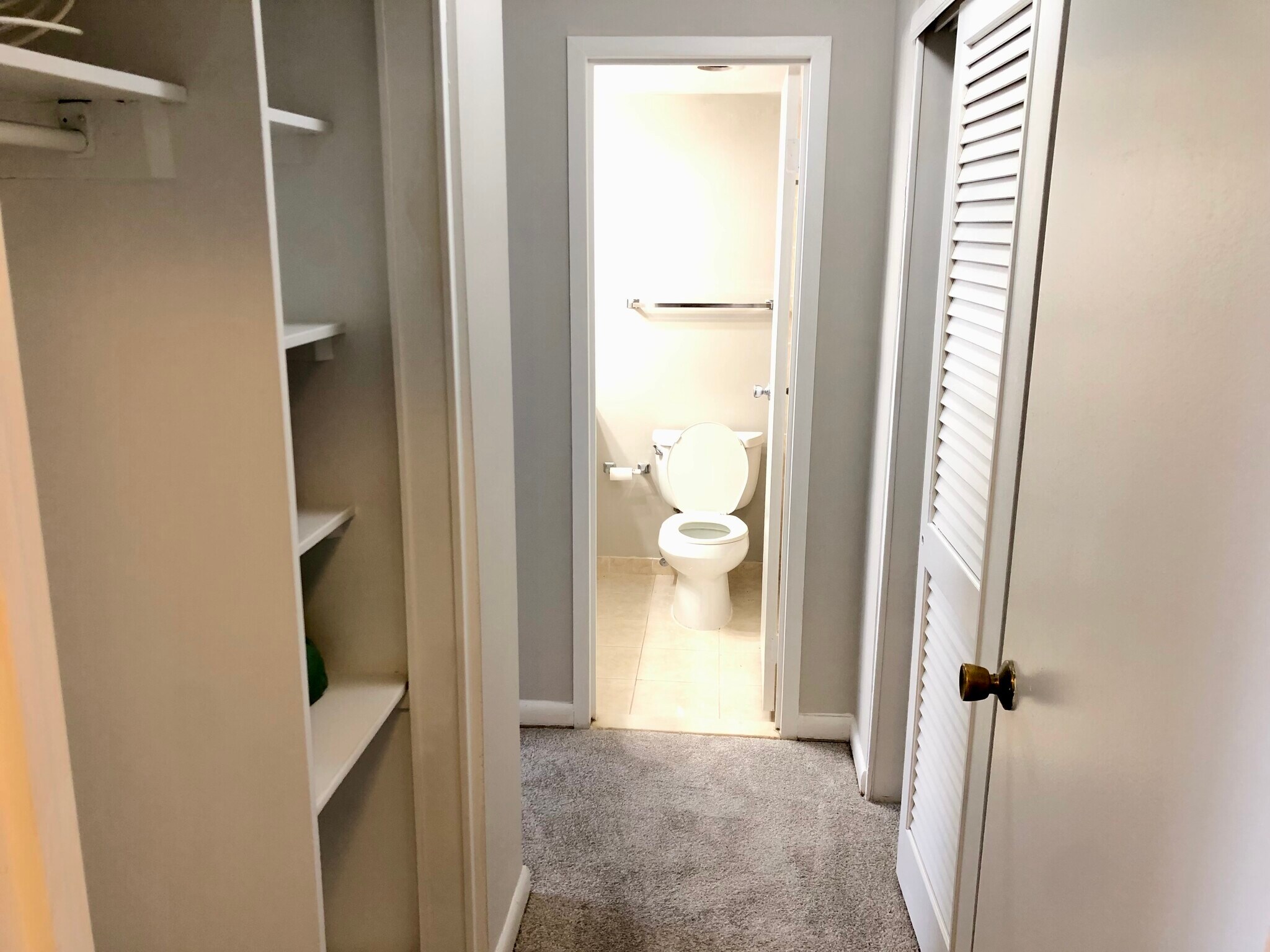 Hallway Storage - 950 25th St NW