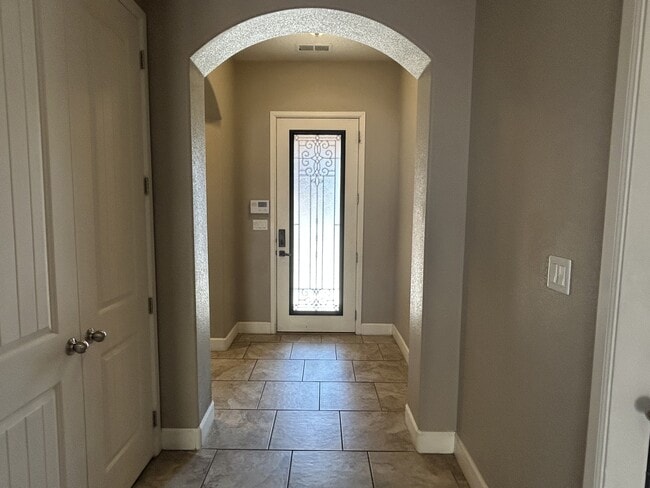 Building Photo - 7115 Vista Terraza Dr NW