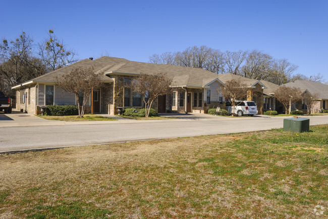 Building Photo - Settlers Ridge