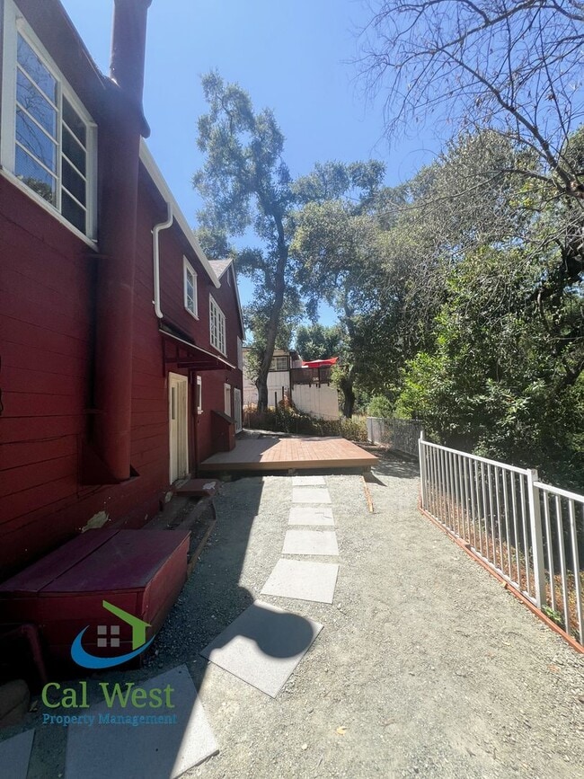 Building Photo - $3,395 - Beautiful 3 BD/1.5 BA Home in Old...