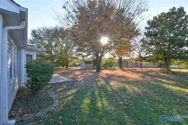 Building Photo - 122 Lewis Ln
