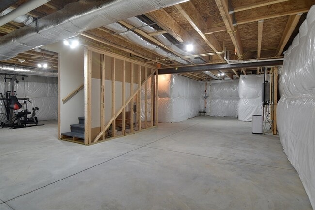 Building Photo - 35 Magnolia Dr