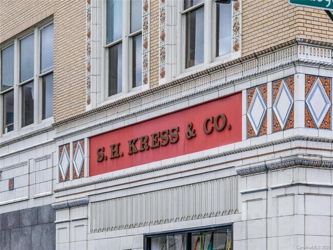 Building - 59 College St