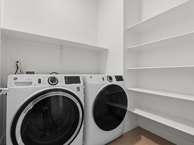 Building Photo - Desirable South Reno neighborhood of the Courtyards at Arrowcreek.