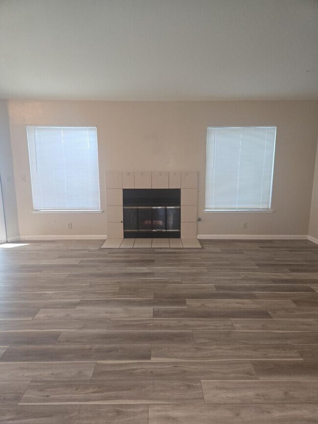 Building Photo - Charming Single Story 3 Bed 2 Bath House