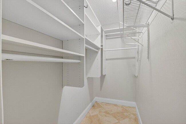 Building Photo - 447 Flanders I
