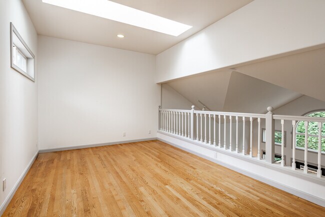 Building Photo - 8975 Snowy Owl Ln