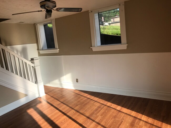 Living Room - 2601 Warwood Ave