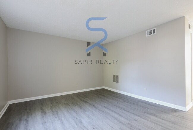 Building Photo - Move in before November 30th and get $100 ...