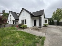 Building Photo - Charming 1Bed 1Bath Modern 2 Story Cottage with Fabulous Updates! Washer & Dryer Hook-ups!