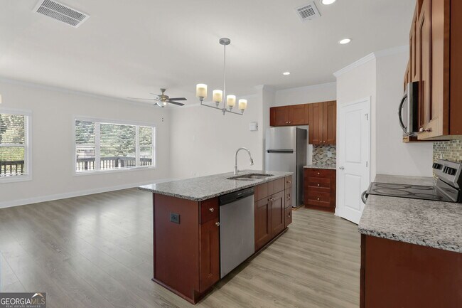 Building Photo - 232 Cashes Dr