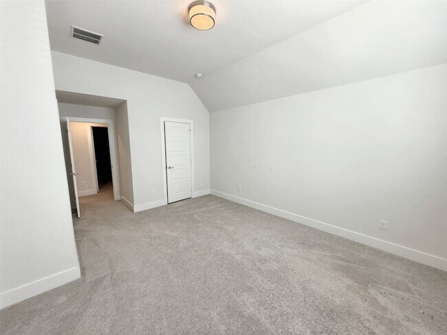 Building Photo - 5924 Owen Rd