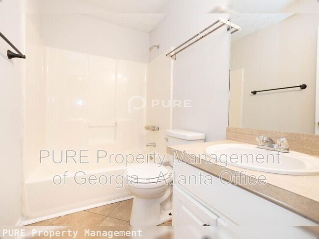 Building Photo - 2414 Leeward Ct