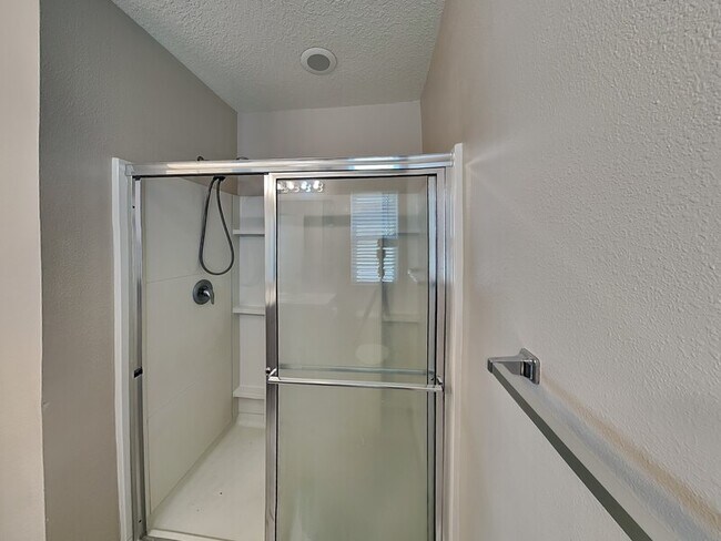 Building Photo - 361 Honey Bell Rd