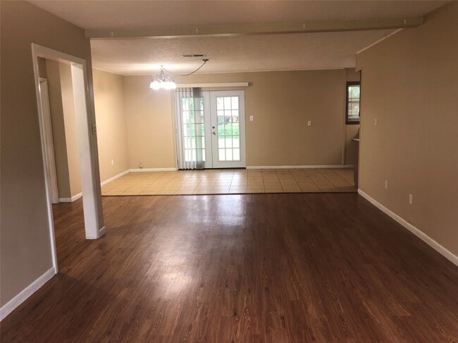 Building Photo - 307 Moss Hill Ln