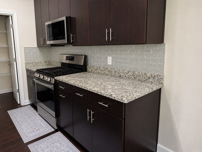 Building Photo - 14 Holly Trail