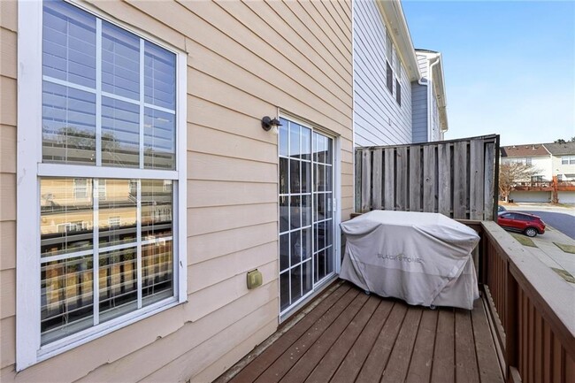 Building Photo - 410 Lantern Ln