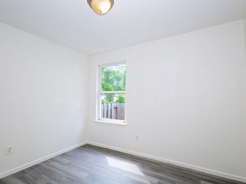 Building Photo - 1802 16th St