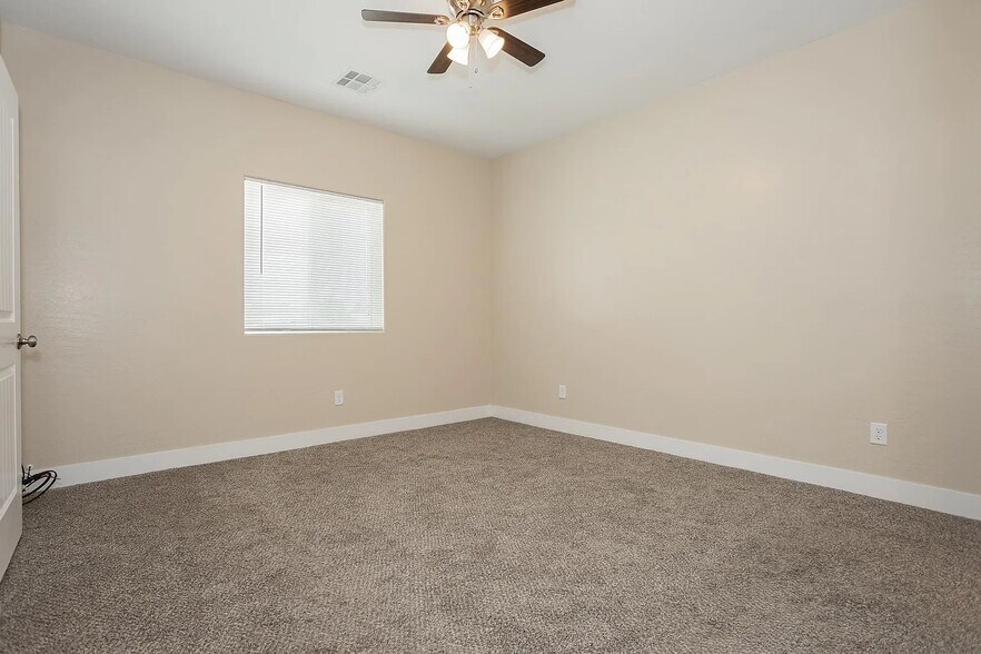 Building Photo - 1741 S Dandelion St