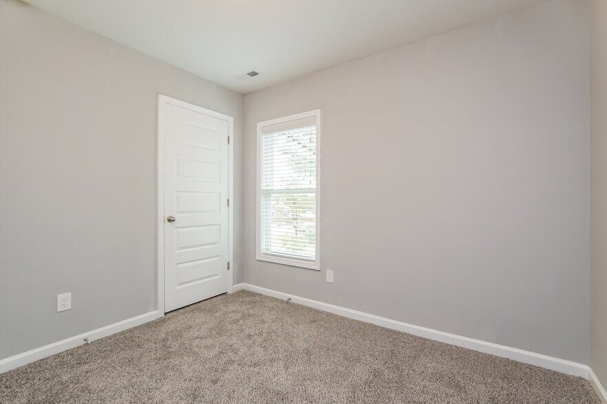 Building Photo - 125 Sturgeon St