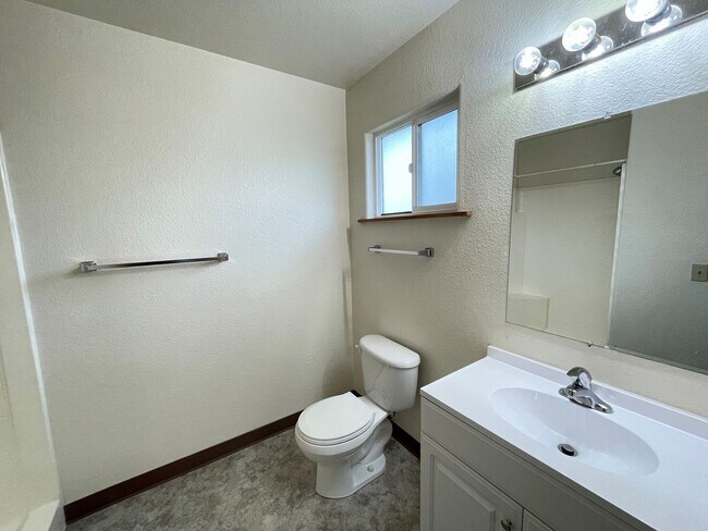 Building Photo - 1 Simpson St