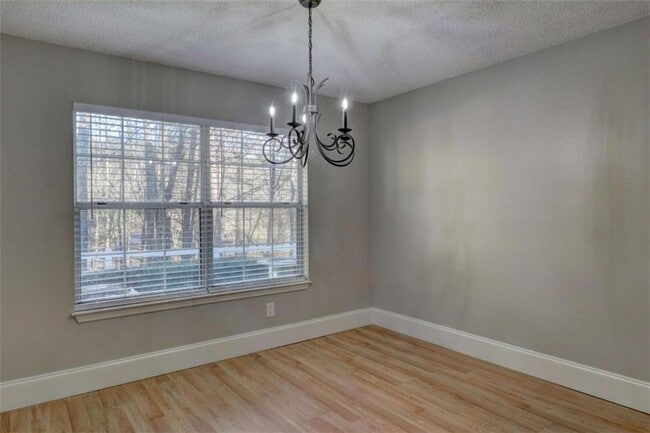 Building Photo - 601 Ridgefield Dr