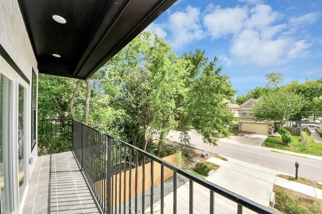 Building Photo - 8313 Venus St