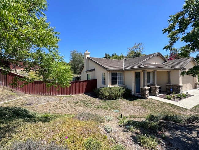 Building Photo - Charming Single-Story Rental in Canyon Cre...