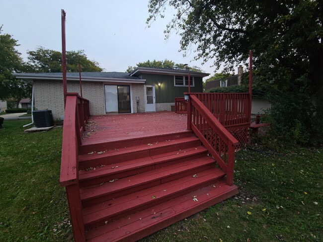 Building Photo - 833 193rd St