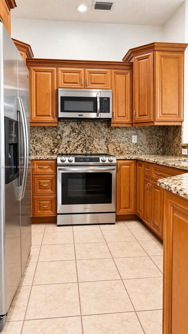 Building Photo - 908 Tanglewood Cir