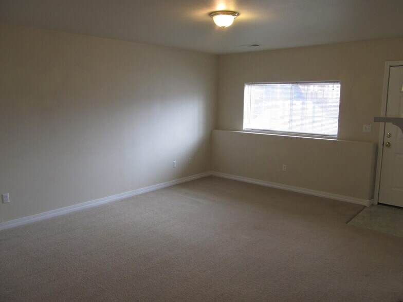 Building Photo - 4006 Cheyenne St