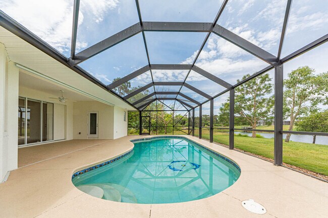 Building Photo - 1578 Eagles Cir