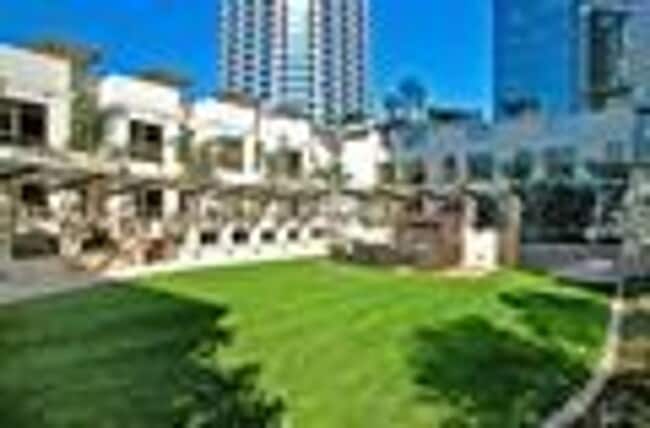 Building Photo - Beautiful Condo at Electra!