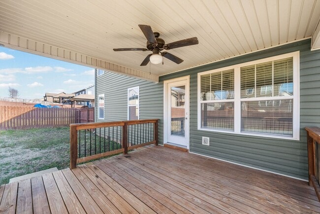 Building Photo - Pet Friendly Three Bedroom with Bonus!