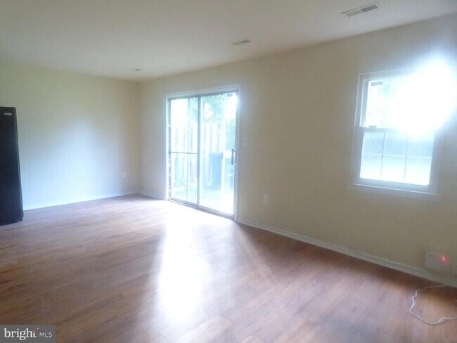Building Photo - 802 Ivy League Ln