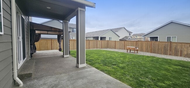 Building Photo - 640 Vickie Ln N