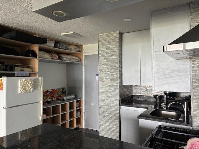 Building Photo - 150-38 Union Tpke Un