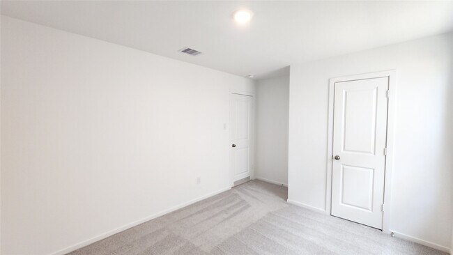 Building Photo - 26819 Feather Reed Dr
