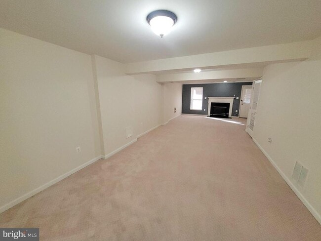 Building Photo - 4008 Spirea Ct