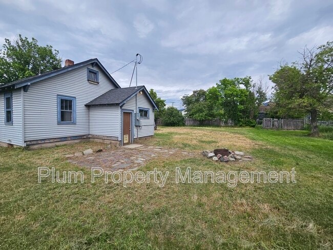 Building Photo - 1405 River Rd