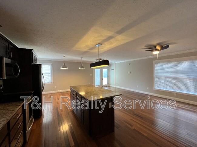 Building Photo - 2029 Ruckle St