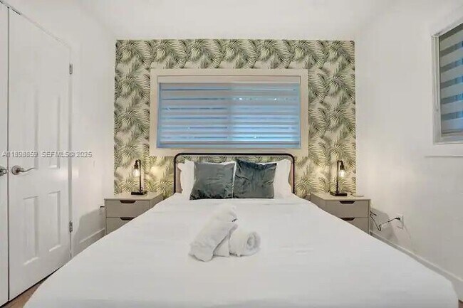 Building Photo - 2100 SW 28th Way