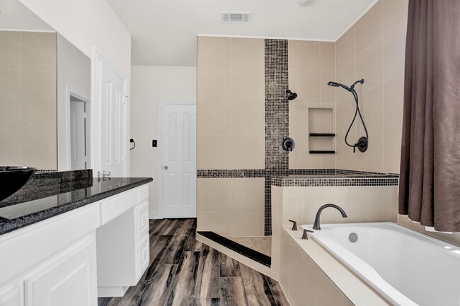 Building Photo - Beautiful Carrollton Home with 4 Bedrooms ...