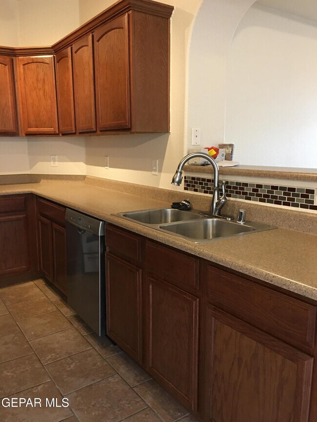 Building Photo - 14345 Apache Point Dr